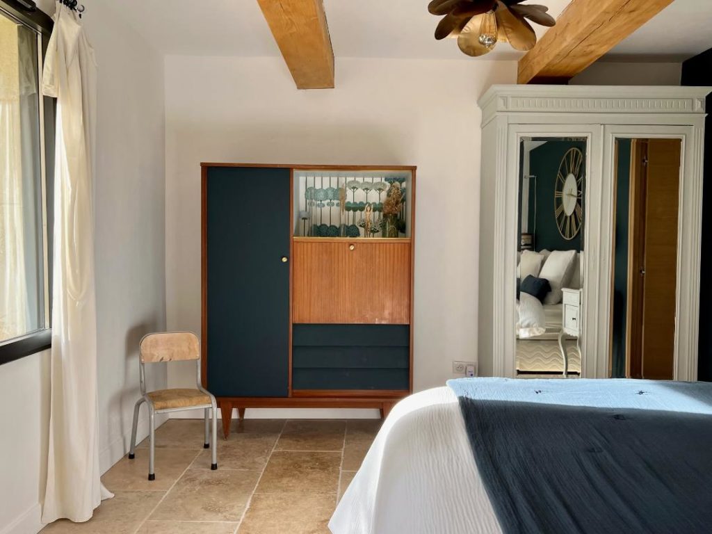 Private visit to the Mas des écoleliers, Chateaurenard, Avignon, text and photos Billie Blanket