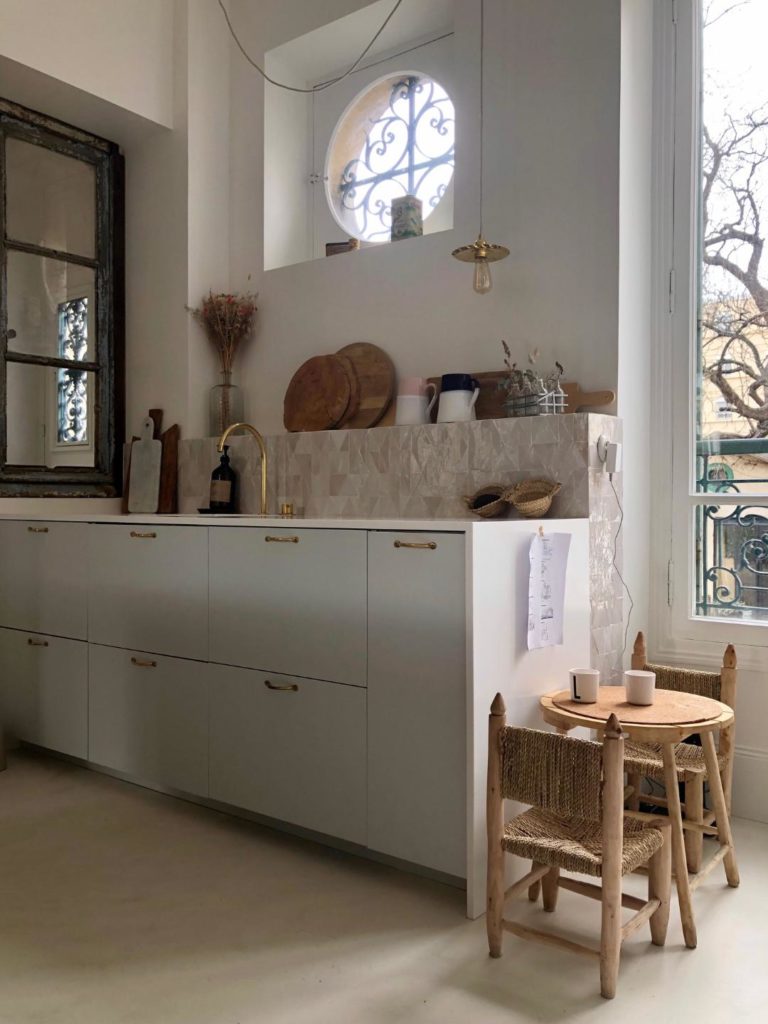 Private visit to the Quitterie de Pascal, staging agency, photos and texts Billie Blanket